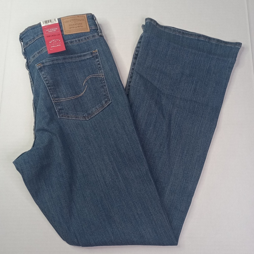 Levi Strauss Signature Mid Rise Bootcut Jeans Women's Size 10M 30x32 Blue
